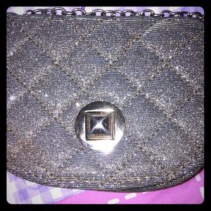 Selling a golden purse